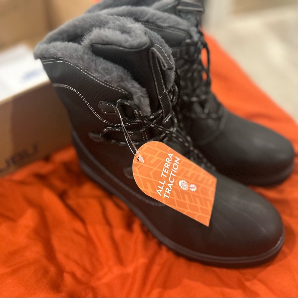 NEW! Size 10 Women’s Brisky Lace-Up Casual Water Resistant Boots